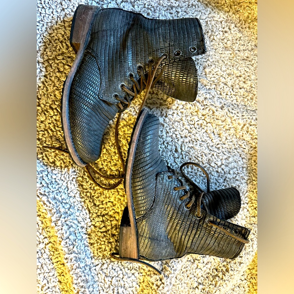 Freebird Manchester Blue Snake